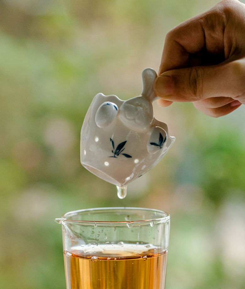 BUTTERFLY ORCHID bunny tea infuser | Oriental Design & Gift